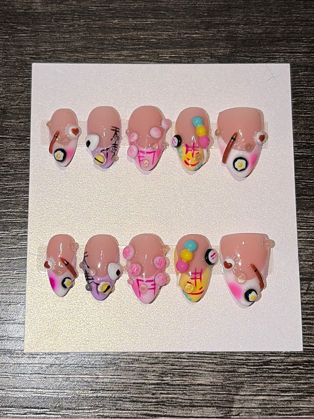 Press on nails